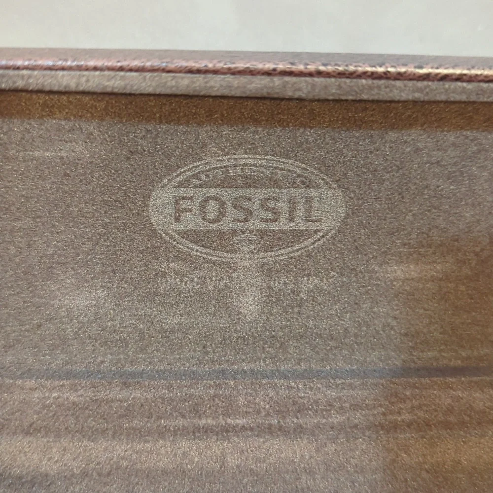 Authentic Fossil Dark Brown Hard Clamshell Eyeglass Sunglasses Travel Case
